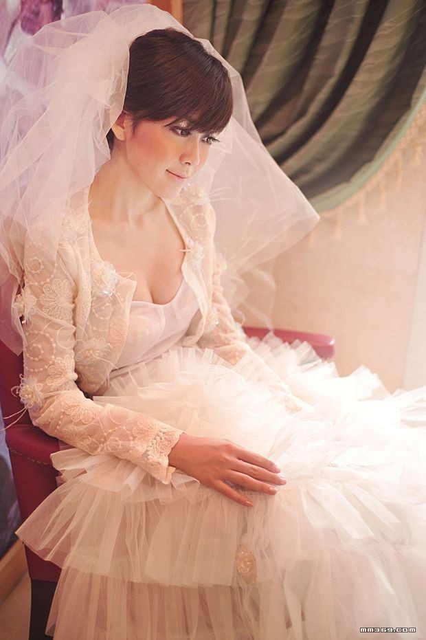 新派婚纱已触及性感底线(图13)