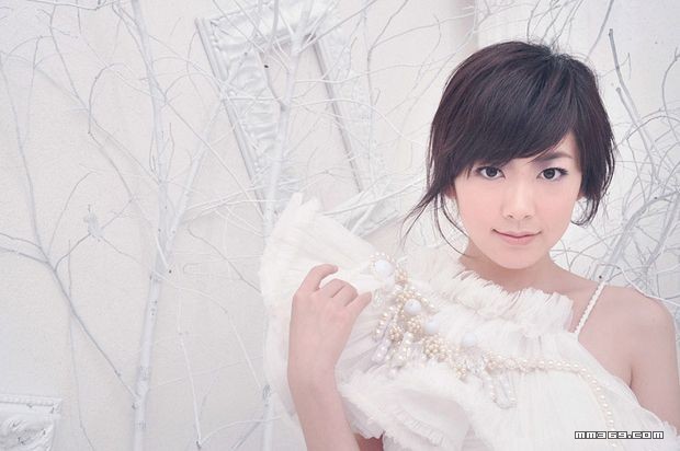 新派婚纱已触及性感底线(图3)