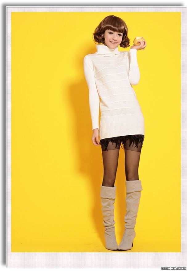 暗条纹高领毛衣的时尚美女(图8)