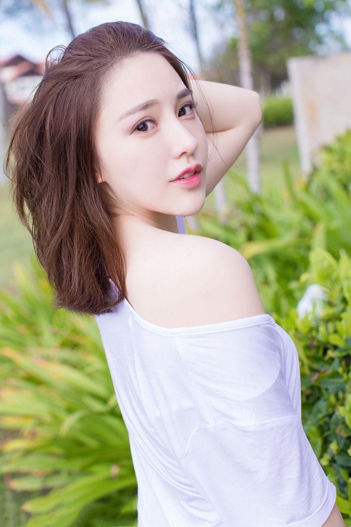 清纯少女刘奕宁Lynn酥胸覆白色内衣(图37)