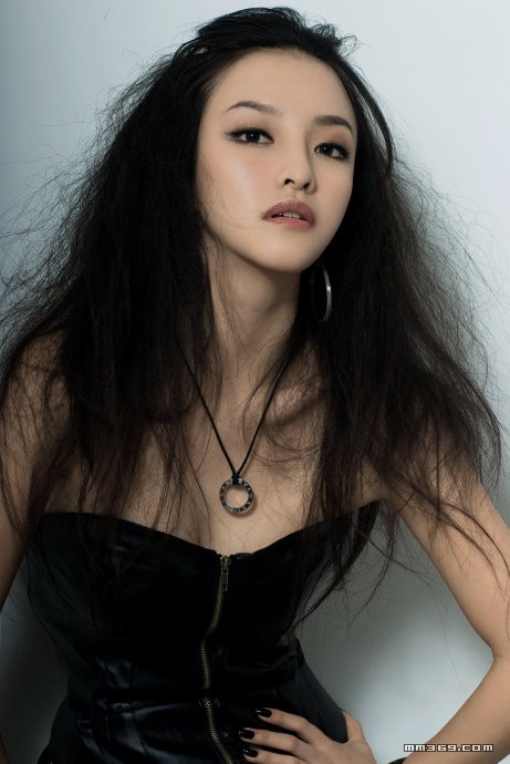 形象百变的气质型美人(图4)