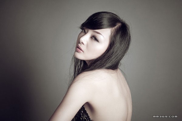 清纯性感混血美女个人写真(图6)