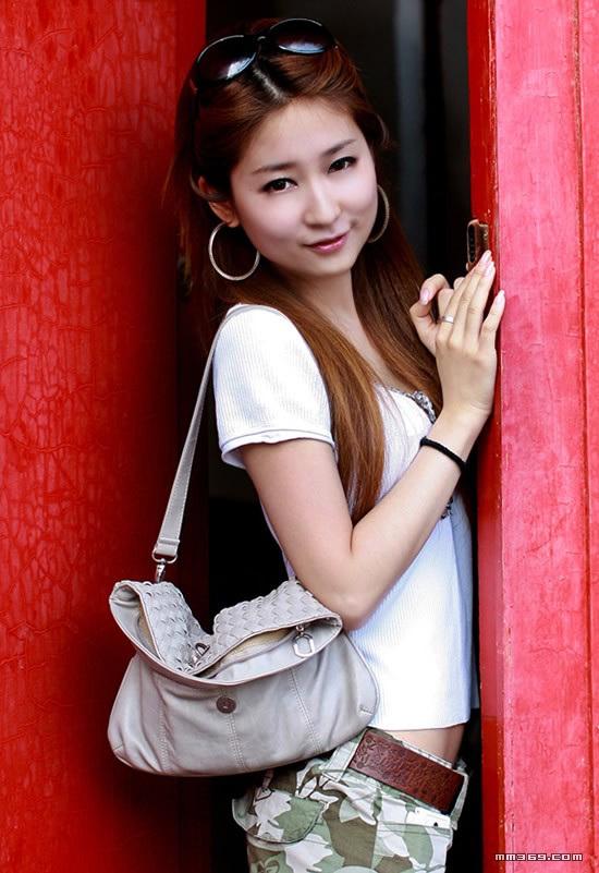 90后邻家女孩纯情写真图(图5)