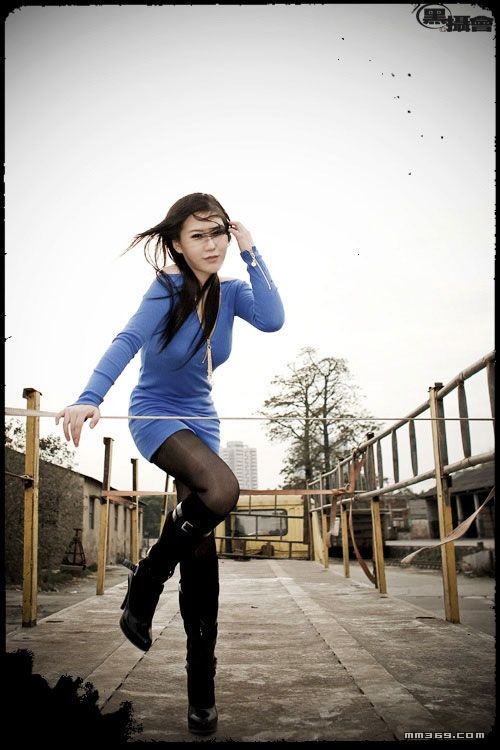 飘过的风吹散的她的秀发(图4)