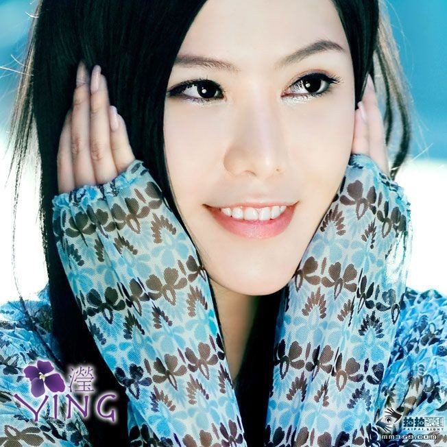 飘过的风吹散的她的秀发(图8)