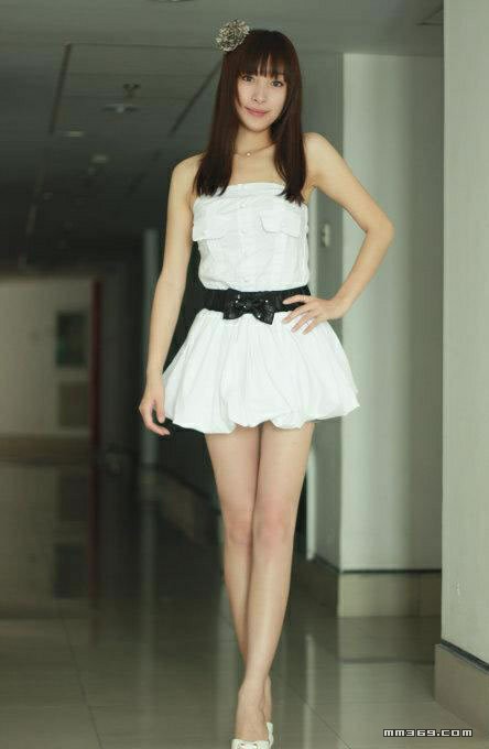 超可爱的气质美女百变写真(图2)