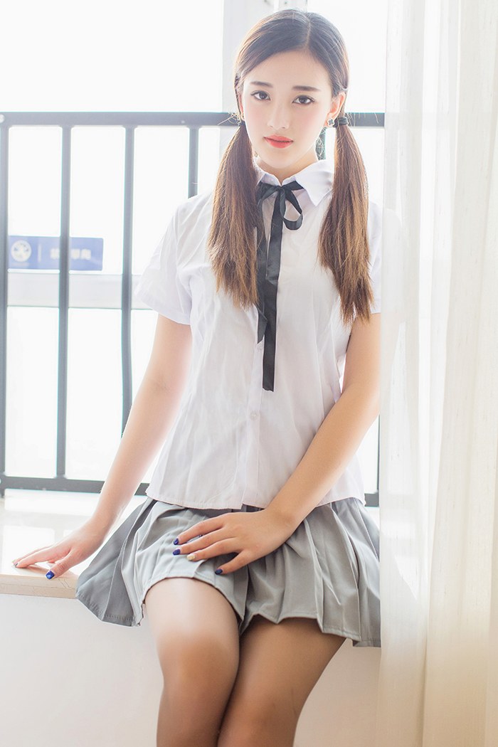 黑丝少女娜娜办公室OL女神范十足(图6)