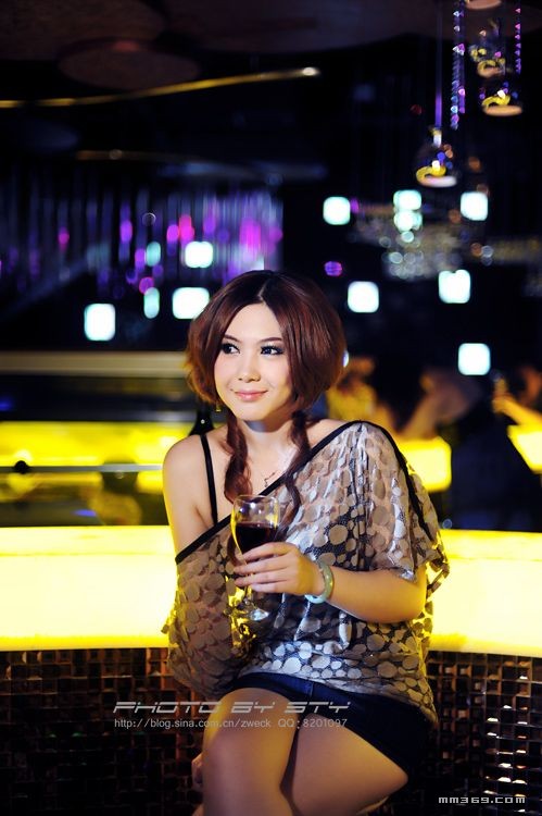 酒吧主题人像摄影《朵朵巴巴》(图4)