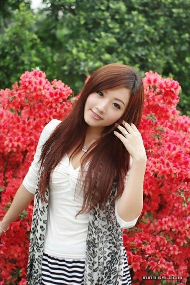 杭州清纯白皙美女外拍(图7)