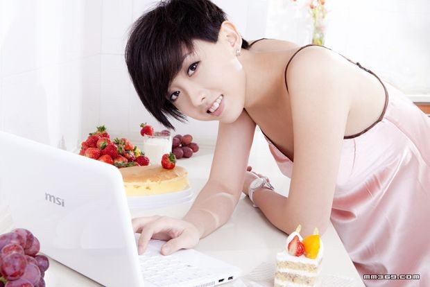 邻家短发女孩高清室内写真(图5)