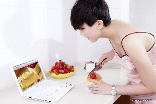 邻家短发女孩高清室内写真(图6)