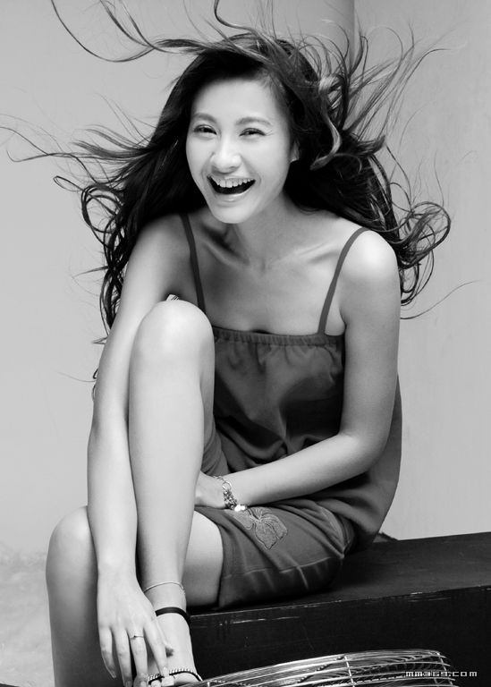 飘逸清爽的时尚气质美眉(图2)