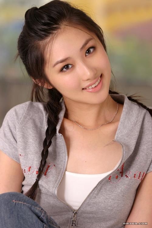 清新脱俗的办公室白领美女(图6)