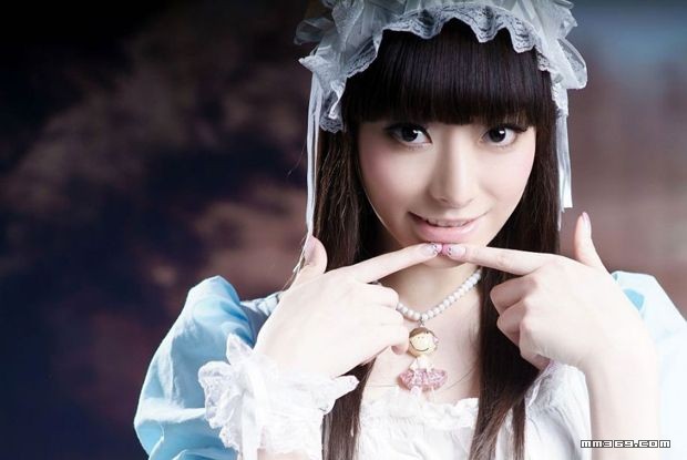 娃娃清纯气质混搭魔鬼身材(图13)