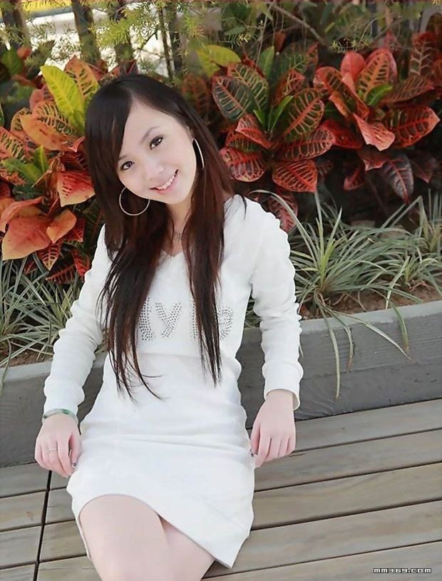 绝色长发美女清新写真(图3)