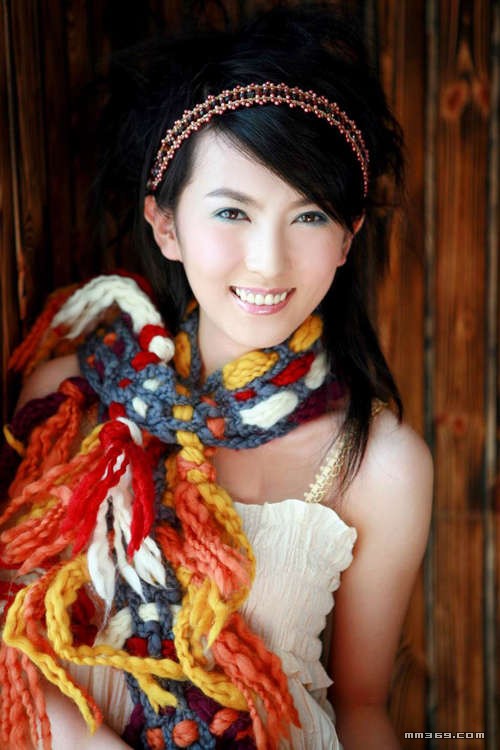 高雅靓丽的瓜子脸MM(图3)