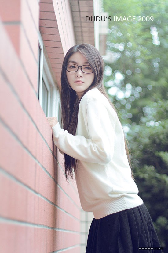 黑框眼镜美眉的沉思(图5)