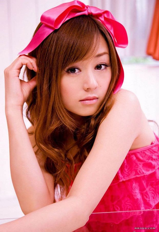 粉嫩小美女的多面性感(图6)