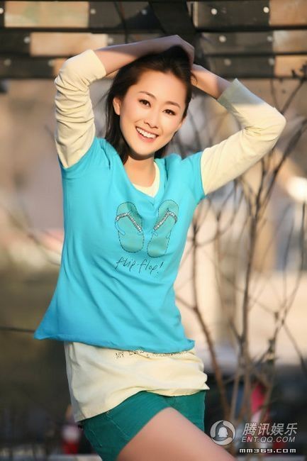 温柔动人的阳光美女(图2)