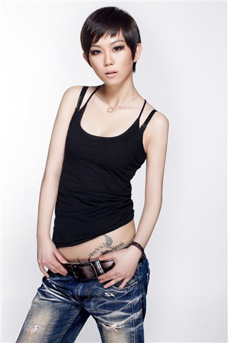 刘臻_依旧短发 依然美丽(图6)