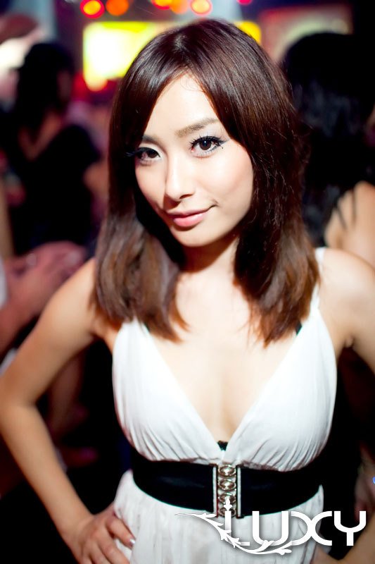 台北夜店狂欢派对火辣MM潮装(图11)