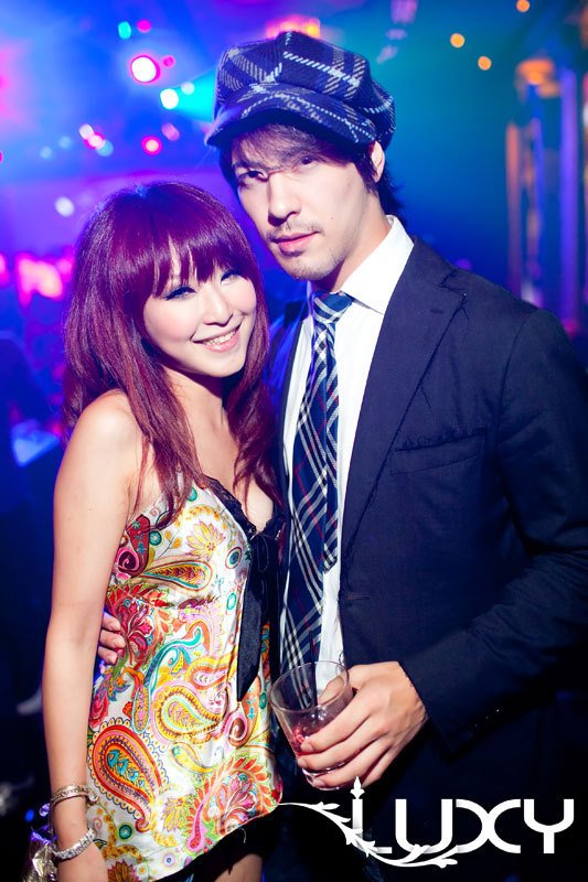 台北夜店狂欢派对火辣MM潮装(图3)