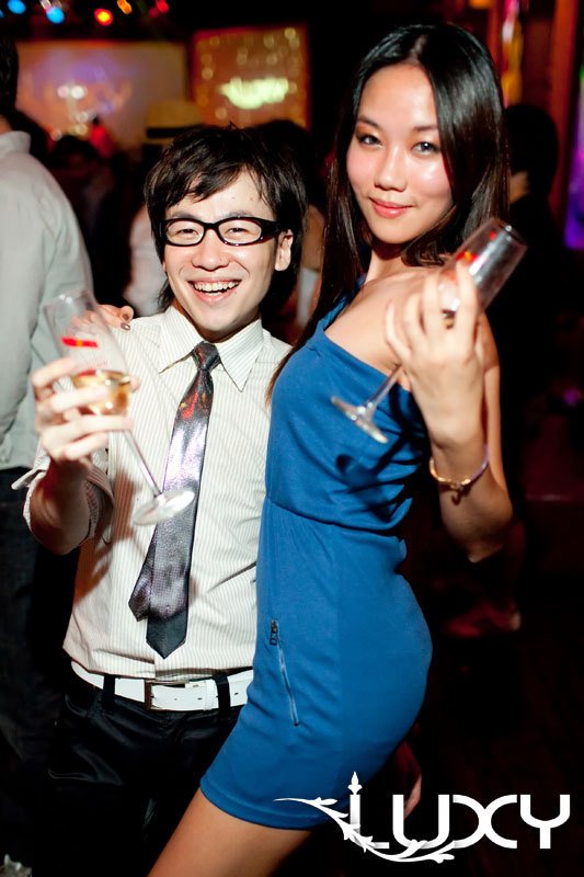 台北夜店狂欢派对火辣MM潮装(图4)