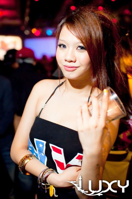 台北夜店狂欢派对火辣MM潮装(图6)
