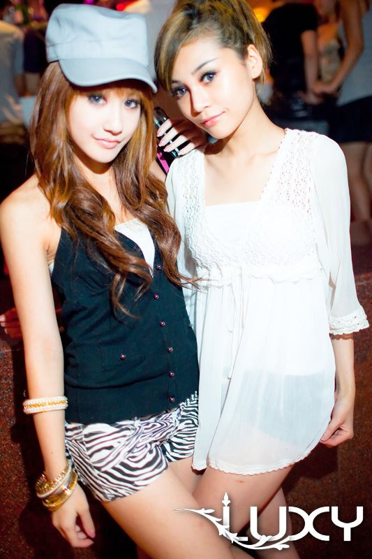台北夜店狂欢派对火辣MM潮装(图7)