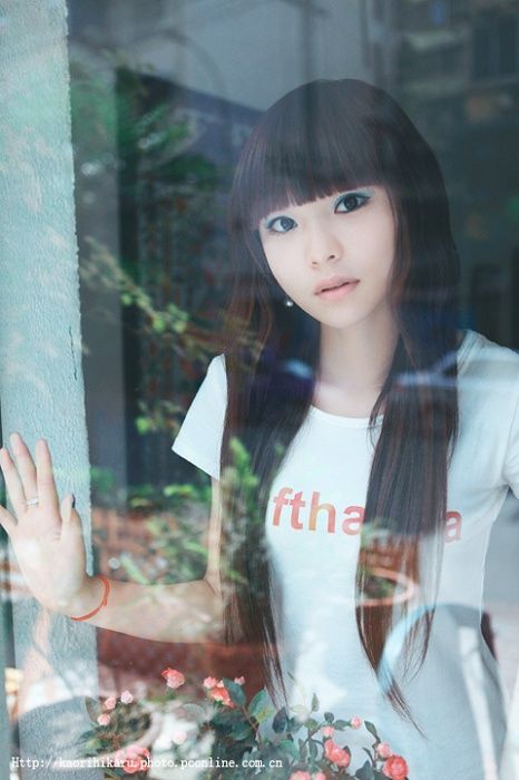 清纯美女写真Little Thing(图1)