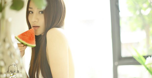 气质美女的性感私房写真(图7)