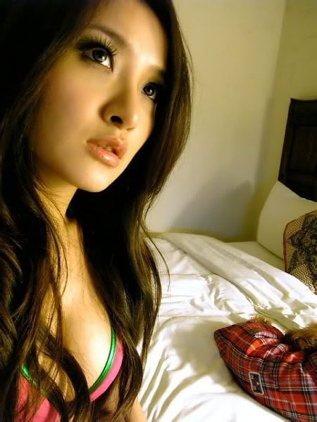 非主流的大眼爆乳美女(图13)