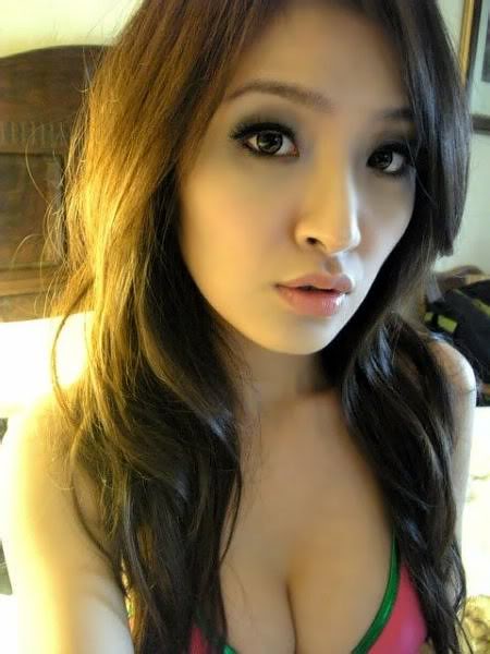 非主流的大眼爆乳美女(图4)