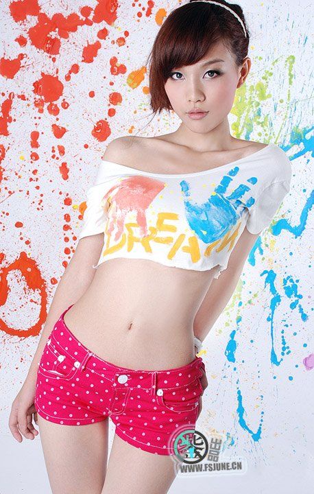 靓丽性感的院校画家美女(图6)