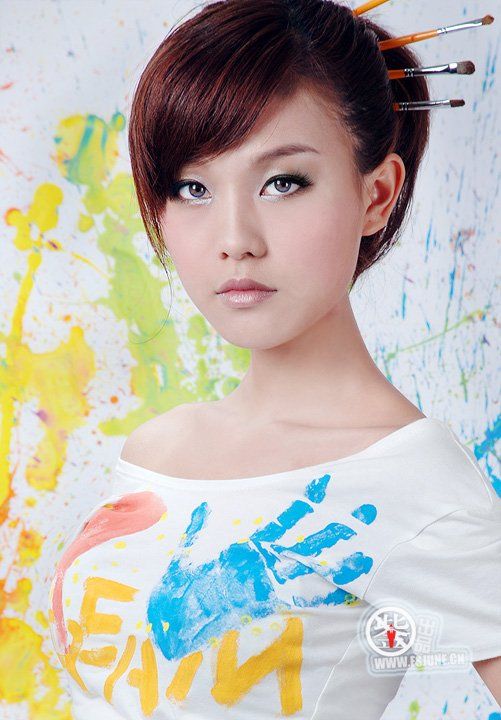 靓丽性感的院校画家美女(图8)