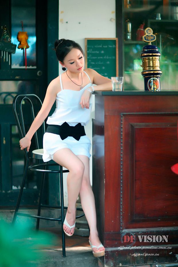 茶吧内气质非凡的白领美女(图14)