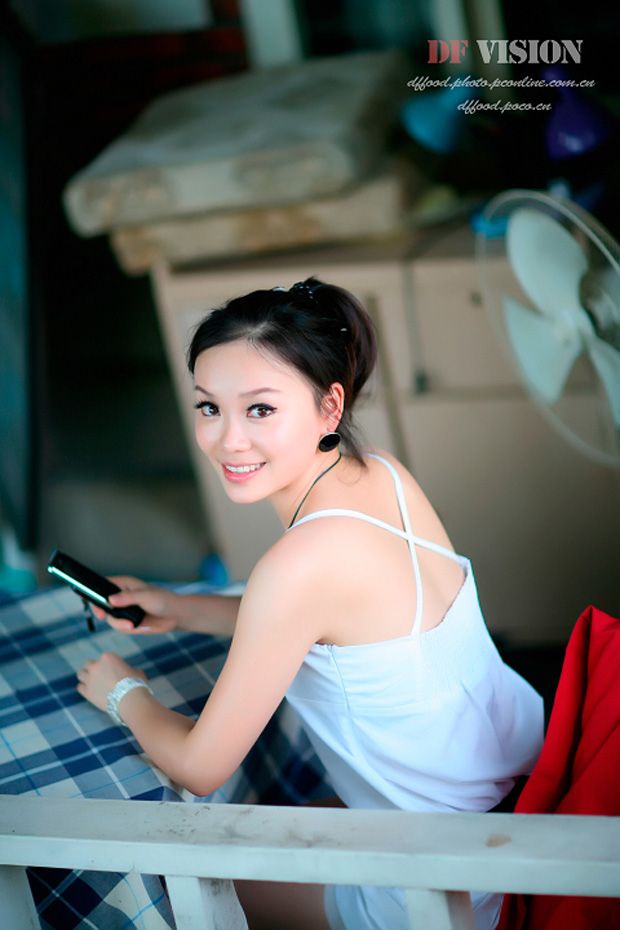 茶吧内气质非凡的白领美女(图16)