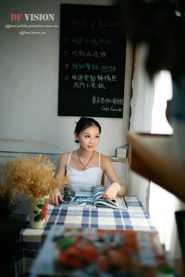 茶吧内气质非凡的白领美女(图25)