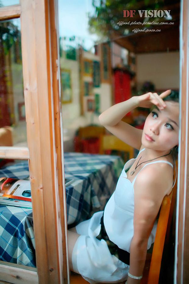 茶吧内气质非凡的白领美女(图28)