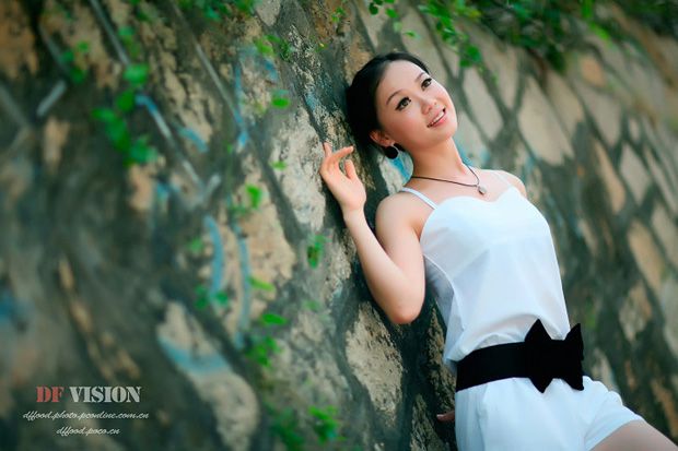 茶吧内气质非凡的白领美女(图3)