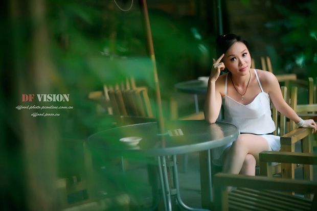 茶吧内气质非凡的白领美女(图8)