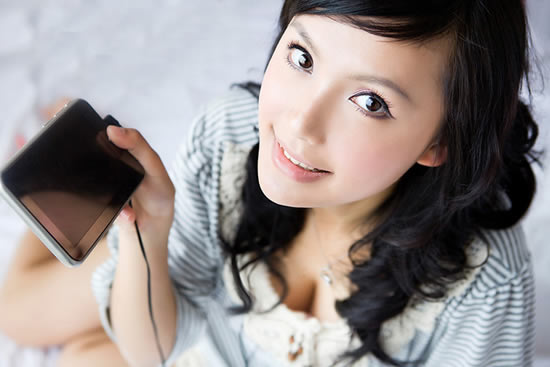 小小电台美女 一个人的快乐(图2)