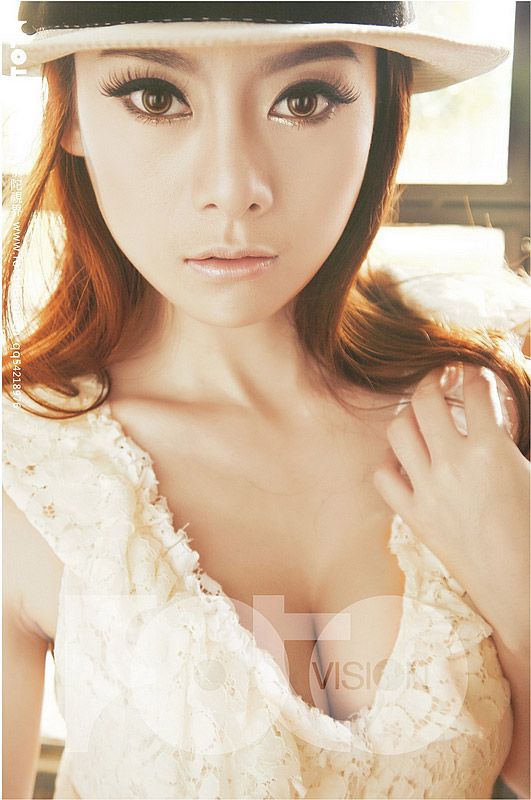 流光溢彩下的性感青春图片(图6)