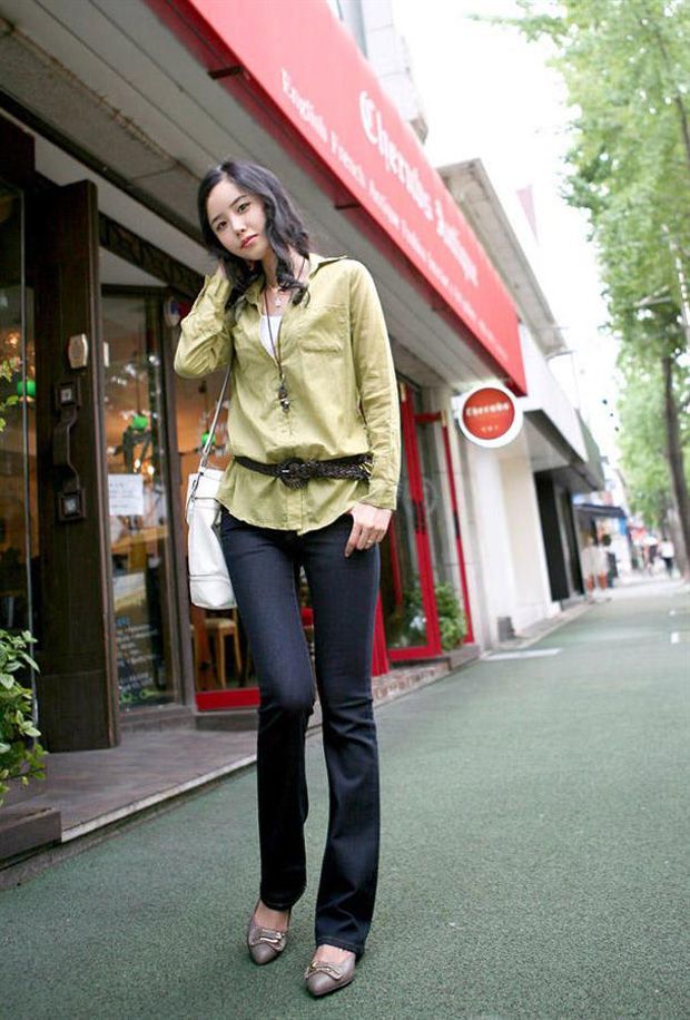 清纯时尚女孩 大马路上秀美腿(图9)