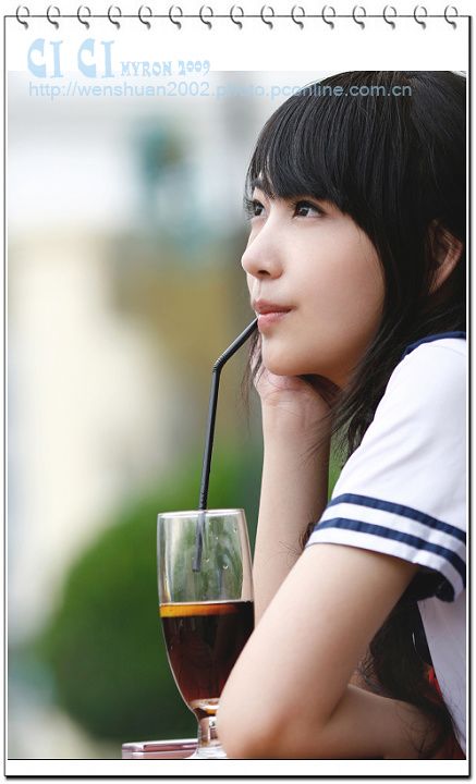 甜甜养眼mm学生制服写真(图3)