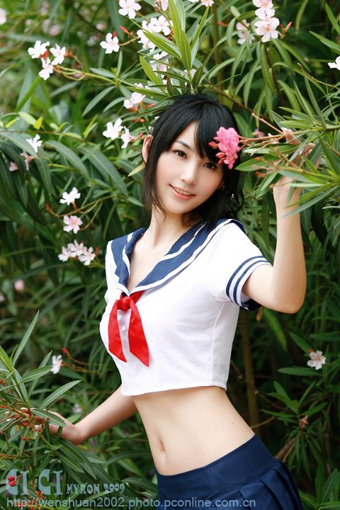 甜甜养眼mm学生制服写真(图8)