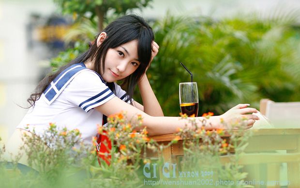 甜甜养眼mm学生制服写真(图9)