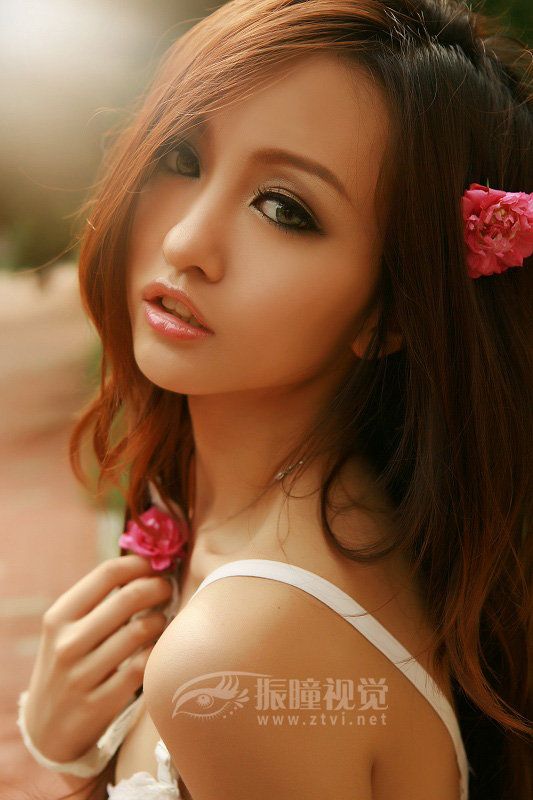 让众男人流鼻血的性感写真图片(图6)