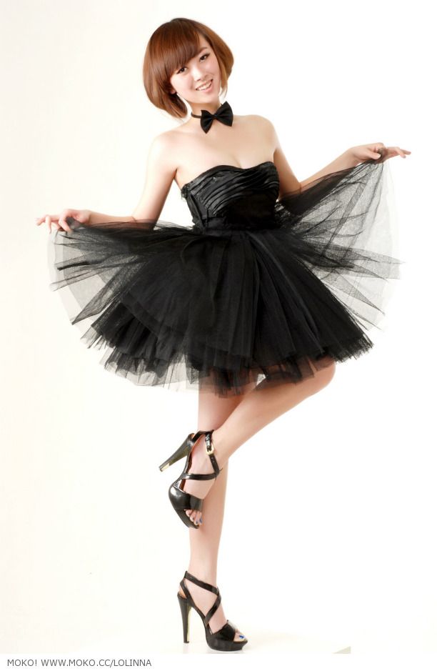 美女宽松白衬衫+条纹小吊带(图13)