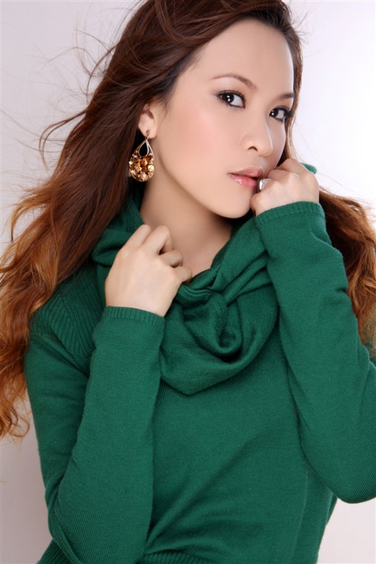 极品长发美女清纯写真图片(图2)